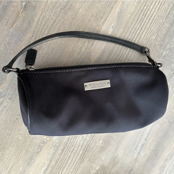 Authentic Vintage Tiny Coach Handbag/wristlet/makeup bag/pencil bag - Picture 4 of 8